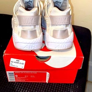 Women’s Nike Huarache sneakers